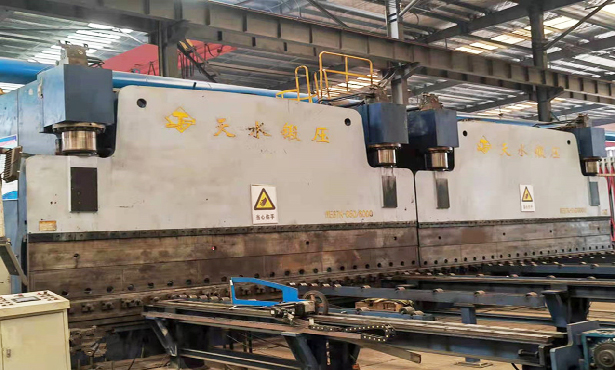 1300T双机联动数控液压折弯机