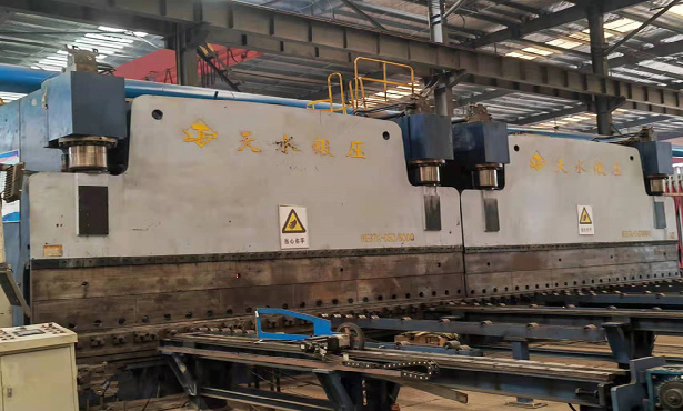 1300T双机联动数控液压折弯机